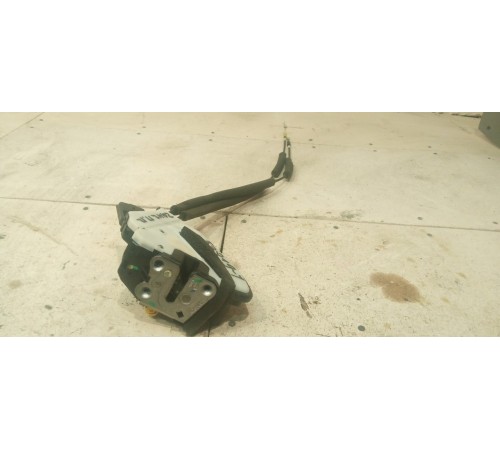 Замок двери передней правой