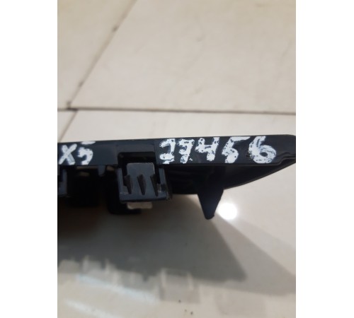 кнопка блокировки замка передняя правая