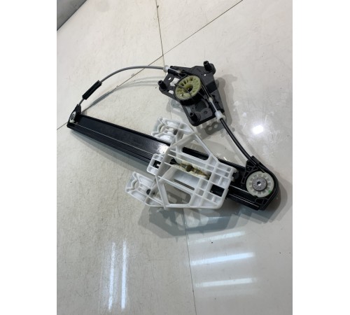 Стеклоподъёмник (задний, правый)