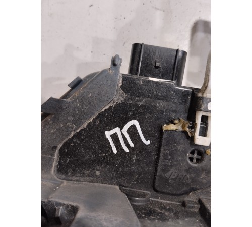 Замок двери (передний правый)