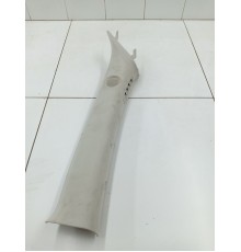 Обшивка передней стойки левая