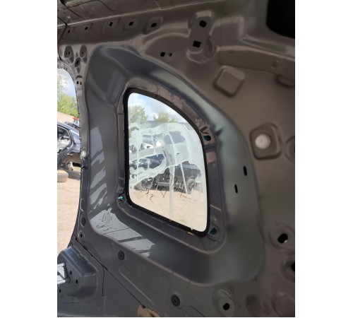 Глухое стекло заднее правое