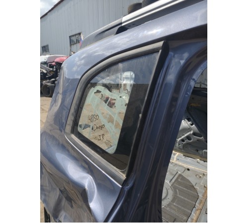 Глухое стекло заднее правое