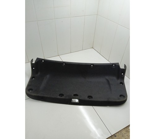 Обшивка крышки багажника