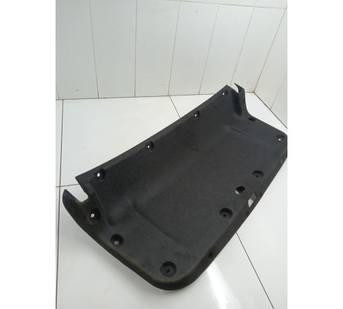 Обшивка крышки багажника