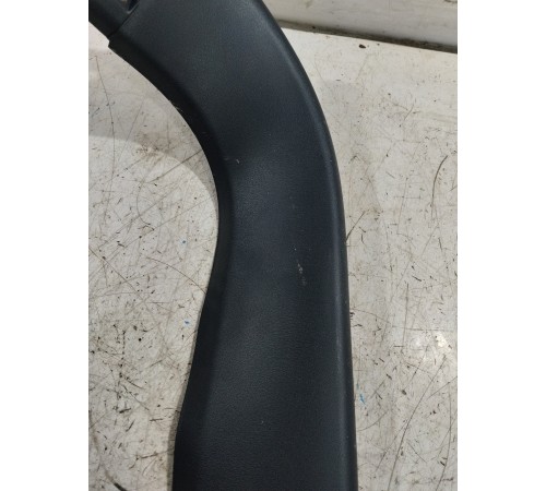 Накладка крышки багажника задняя левая