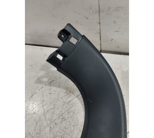 Накладка крышки багажника задняя левая