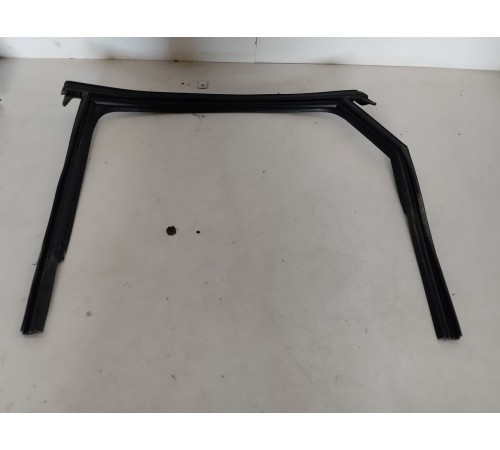 Уплотнитель стекла (задний левый)