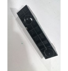 Кронштейн бампера правый 