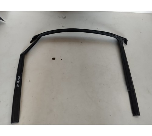 Уплотнитель стекла (задний левый)