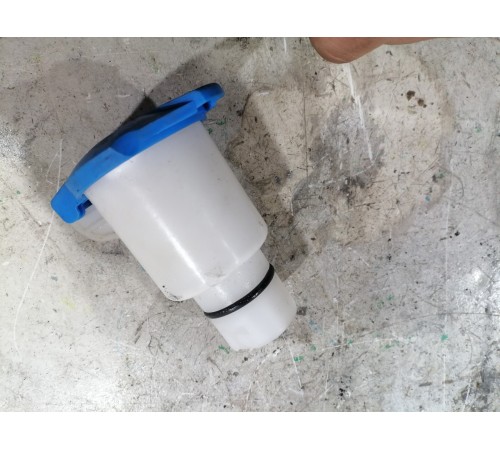 Горловина бачка стеклоомывателя