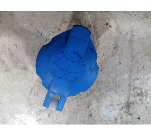 Горловина бачка стеклоомывателя