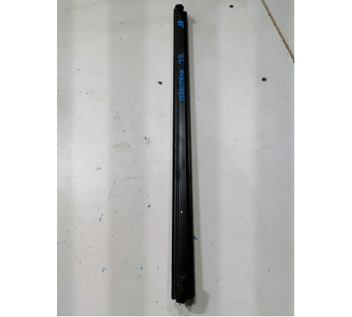 Уплотнитель стекла задний правый внутренний