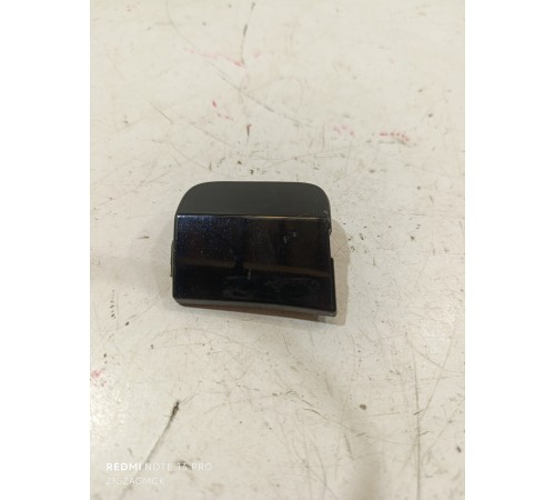 Заглушка буксировочного крюка передняя