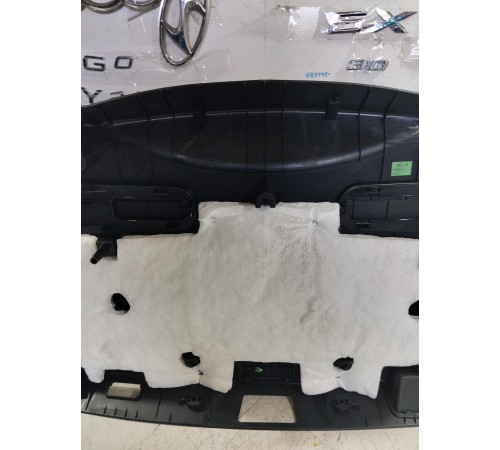 Обшивка крышки багажника