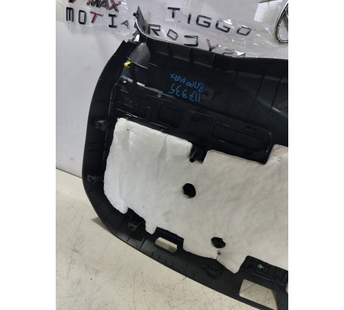 Обшивка крышки багажника