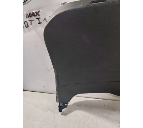 Обшивка крышки багажника