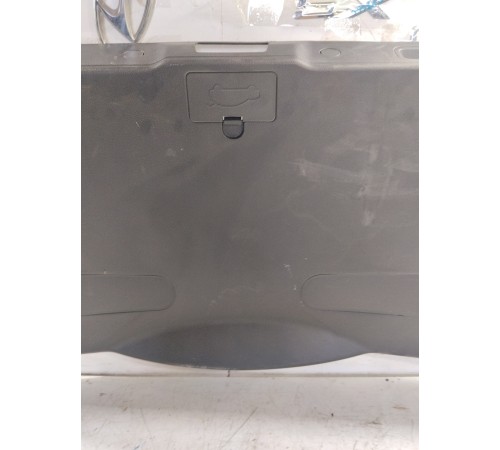 Обшивка крышки багажника