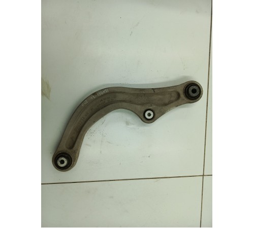 Рычаг задний левый