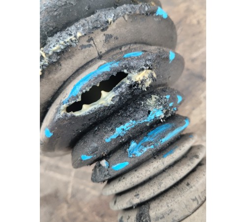 Привод (полуось) передний левый