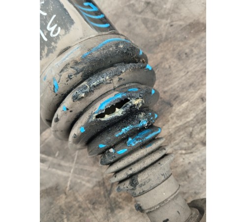 Привод (полуось) передний левый