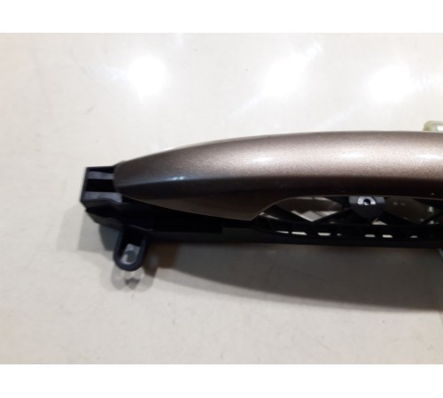 Ручка двери (задняя левая внешняя)