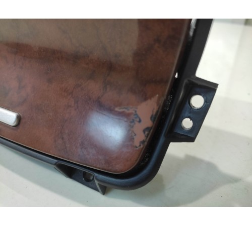 Пепельница (передняя)