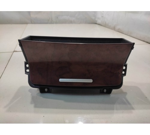 Пепельница (передняя)