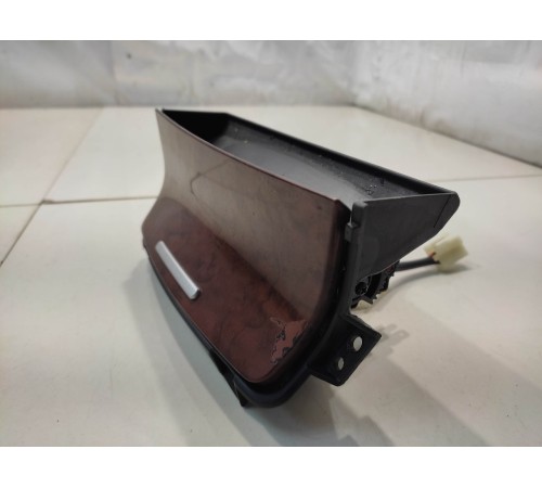 Пепельница (передняя)