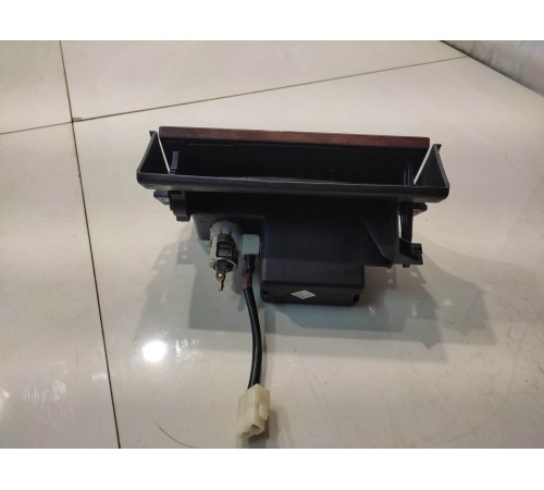 Пепельница (передняя)