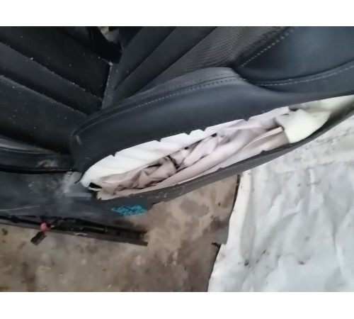 Сиденье переднее левое