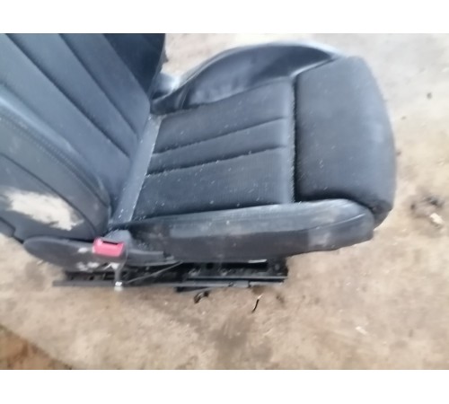 Сиденье переднее левое