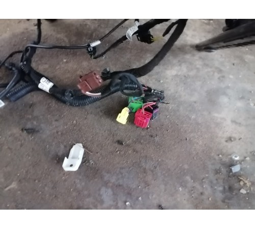 Сиденье переднее левое