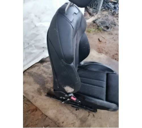 Сиденье переднее левое