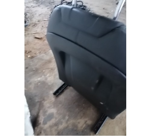 Сиденье переднее левое