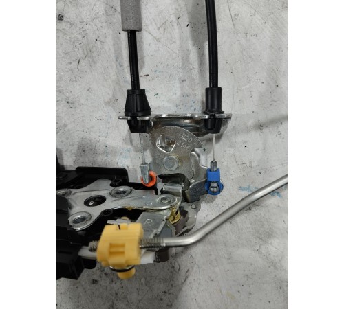 Замок двери передний правый