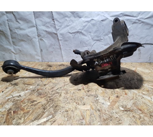 Кулак поворотный Передний Правый