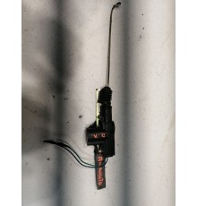 Активатор замка передней левой двери