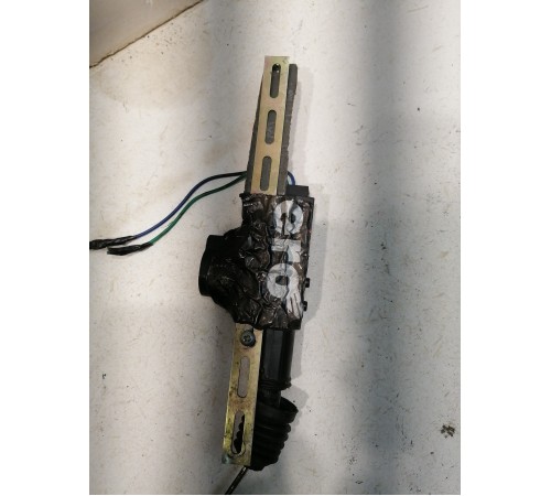 Активатор замка передней левой двери