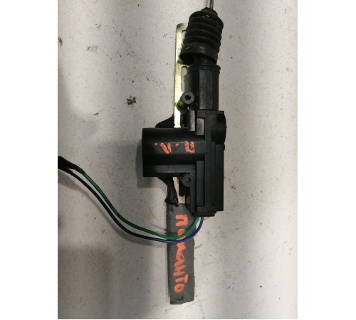 Активатор замка передней левой двери