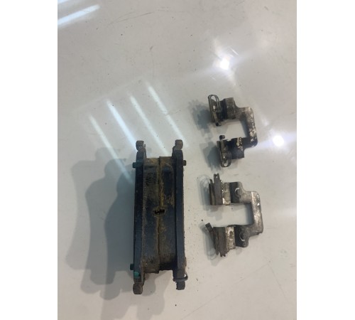 Тормозные колодки (задние)