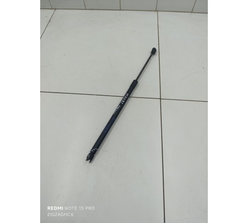 Амортизатор багажника правый