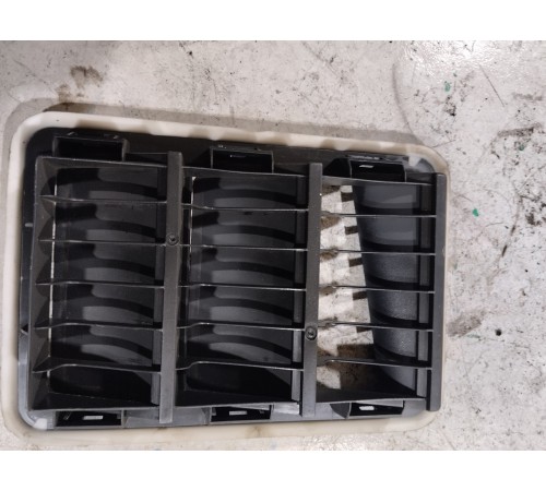 Решетка вентиляционная задняя