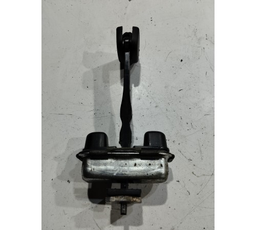 Ограничитель двери(задний правый)