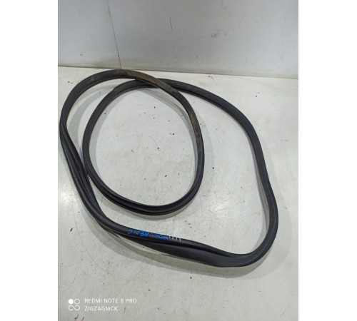 Уплотнитель двери(передний правый)