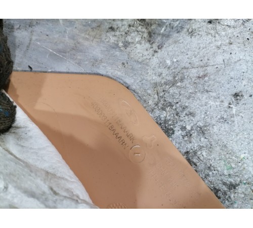 Накладка передняя правая 