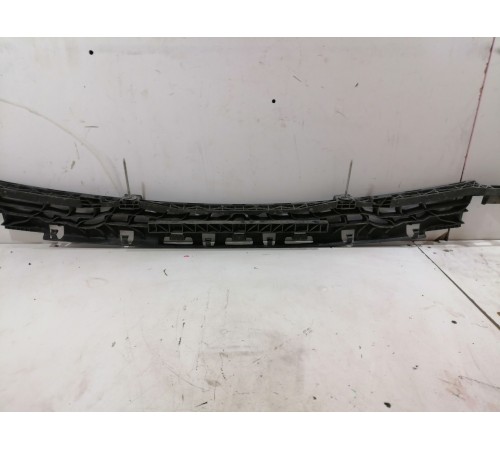 Кронштейн заднего бампера центральный