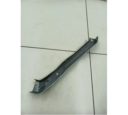 Кронштейн передней панели правый