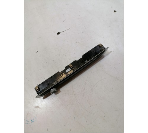 Блок кнопок управления мультимедиа