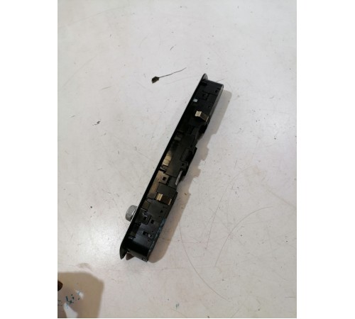 Блок кнопок управления мультимедиа